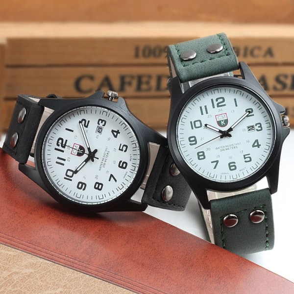 Märke watch Ny herrklocka Herr Date Läderarmband klockor Sport Quartz Military Armbandsur All black