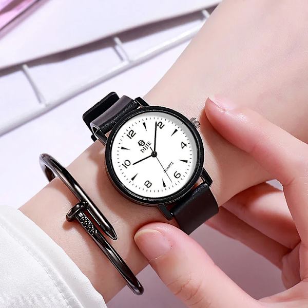 Enkla lysande klockor Dammode Lyxmärke Quartz Watch Casual Kvinna Läderklocka Damarmbandsur Montre Femme Black