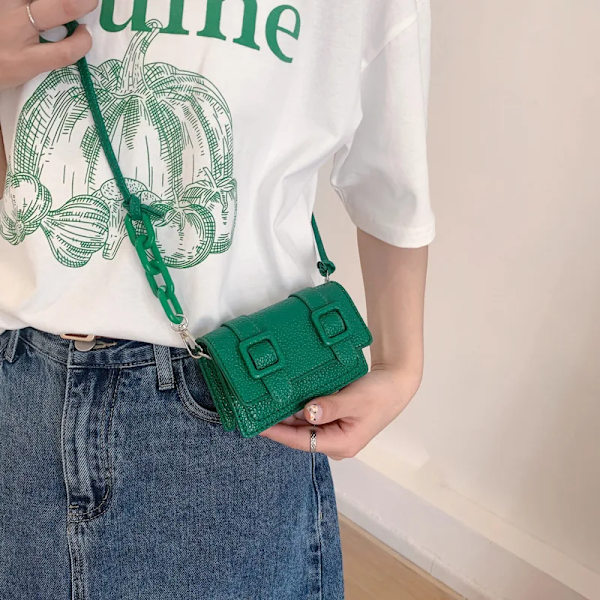 Mini Small Messenger Bag Dam Flicka Kedjeväska PU Läder Märke Designer Handväskor Dam Retro Bältesspänne Crossbody Väskor White