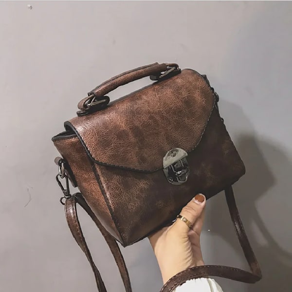 Kvinnlig väska Nytt modelås Axelväska Enkel Retro Portabel Pu Läder Liten fyrkantig väska Сумка Женская Багет dark brown one size