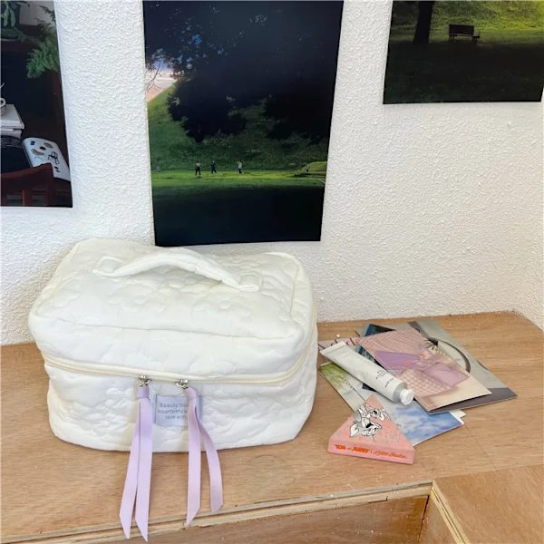 Liten stor blomma quiltduk sminkväska Kvinnor Kosmetisk organizer Kvinnlig Förvaring Handväska Box Form Case för flicka L White