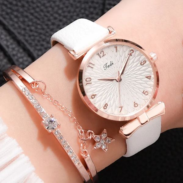 Mode Damklockor Lyxig läderblomma Watch för kvinnor Dam Quartz Watch med set Reloj Mujer Leather White Set