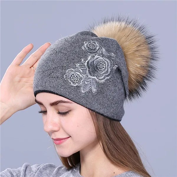 Xthree Vintermössa för Kvinnor, Blank Rhinestone Cashmere Stickad Mössa med Pompom mink gray