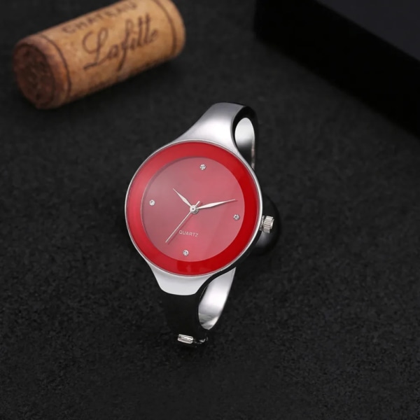 Watch för kvinnor Märkestil Armbandsur i rostfritt stål Quartz Enkel Casual Relojes Kvinnliga Saati Rhinestone Armbandsur Red