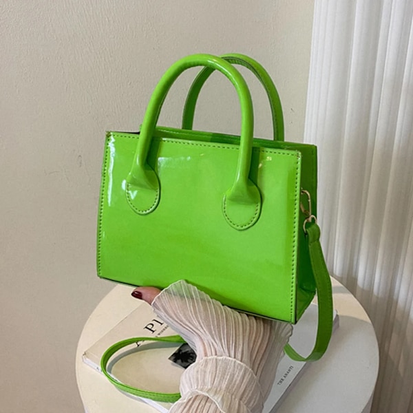 Mode fyrkantiga handväskor för kvinna Nya enfärgade axelväskor Ljus hud Crossbody-väskor Hot Sell Casual Portmonnage och väskor Green 20.5x7.5x15 cm