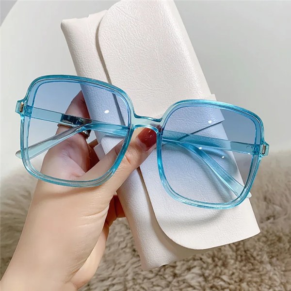 Modedesigner Kvinna Fyrkantiga Solglasögon Retro Vintage Gradient Solglasögon Kvinna Klar lins Svart Vit Oculos De Sol Beige