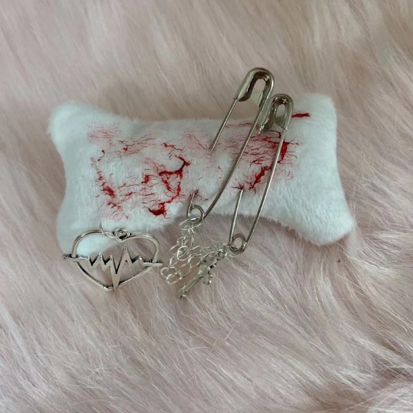 Handgjord stickad mössa med kattöron för vuxna och tonåringar - fluffig vintervärmare för cykling Bloodstained Bones T