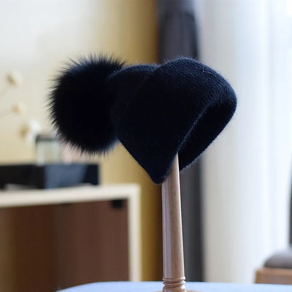 Nya vintermössor för kvinnor - Trendiga, enfärgade, varma mössor med pompom - Trefaldiga, tjocka stickade mössor Black