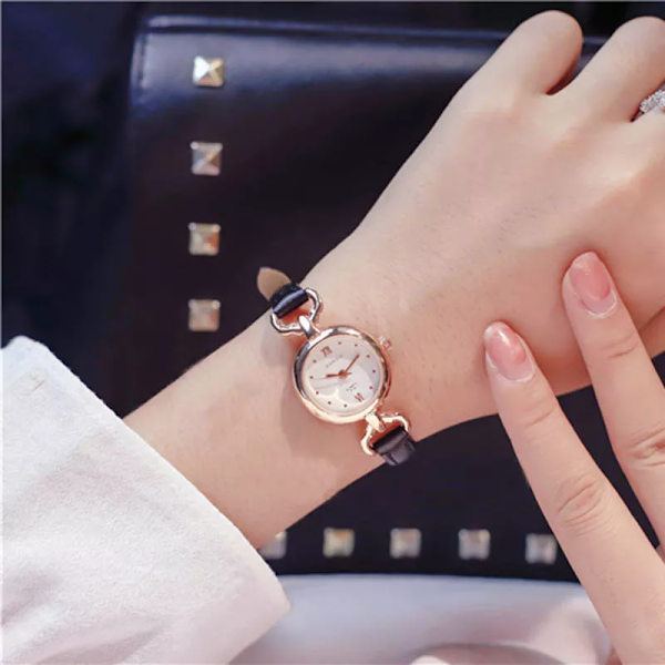 Dammode Quartz Armbandsur Tjej Watch Enkel Quartz Watch PU Läderrem Mini Thin Dial Klockor H9 Black