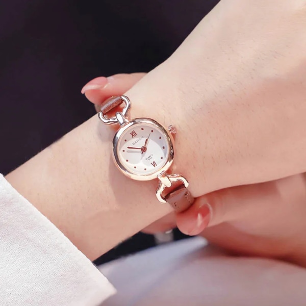 Dammode Quartz Armbandsur Tjej Watch Enkel Quartz Watch PU Läderrem Mini Thin Dial Klockor H9 White