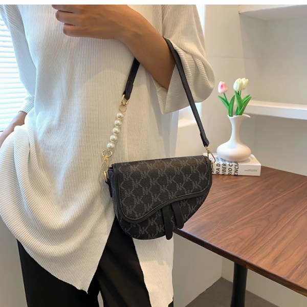 Sadelväska kvinnlig läderväska design lyxväska för kvinna crossbody-väska axelväska underarmsväska sidoväskor för kvinnor Khaki