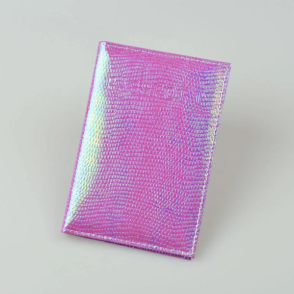 DIKEDAKU Shiny Pu-läder cover för kvinnor Resekort Biljett Case Söt engelska ordfodral för pass Purple