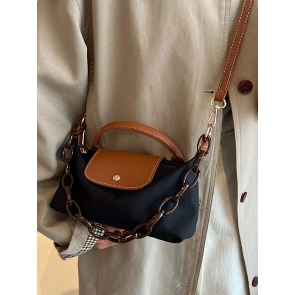 Designerkedja under armarna Damväska Kontrast Liten Crossbody-väskor för kvinnor Casual Canvas Handväska för kvinnor Ny lyx Auburn