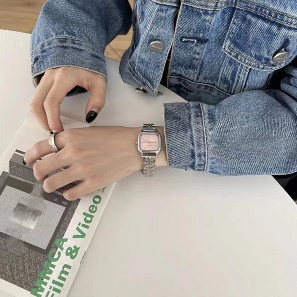 2022 Ny watch Dam Ins Style Kvinnor Nischdesign Enkel Temperament Vattentät Studenter Gymnasium Flickklockor F-O2
