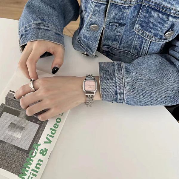 2022 Ny watch Dam Ins Style Kvinnor Nischdesign Enkel Temperament Vattentät Studenter Gymnasium Flickklockor F-O4