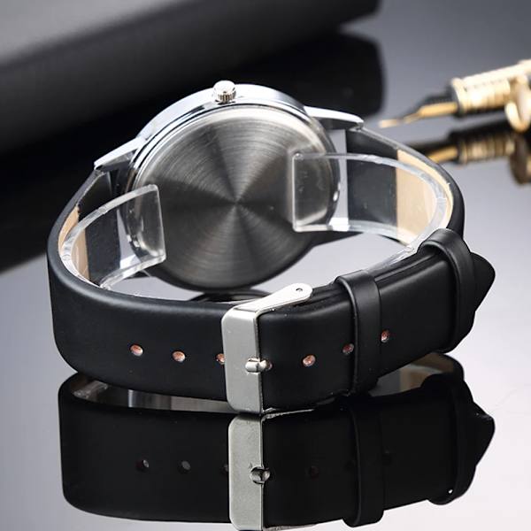 Enkel stil Vit läderklockor Watch Minimalistisk Dam Casual Watch Kvinnlig Quartz Clock Reloj Mujer 2023 White