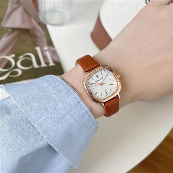 Retro Square Quartz Digital Mini Dial Casual Armbandsklockor Läderrem Fashionabla klocka Vattentät armbandsur för kvinnor Brown