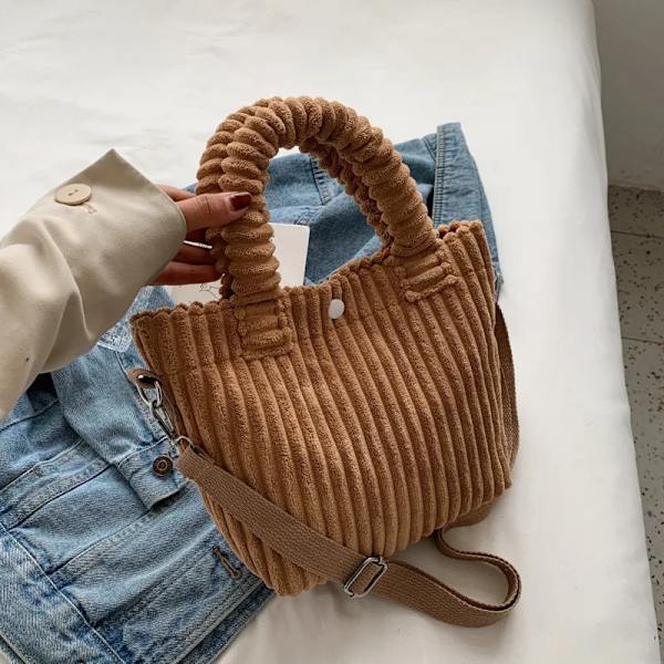 Mode manchesterväska för kvinnor Trend Nya handväskor Nisch Mångsidiga axelväskor med nylon Khaki 28x9.5x21cm