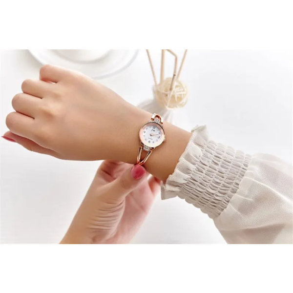 HOT rea Lyx Enkel Liten Rund Urtavla 3 färg Dam Klockor Dam Klockor 2018 Toppmärke Casual Quartz Watch Relogio Feminino klocka black sliver
