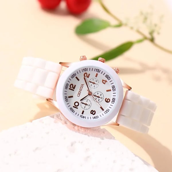 Reloj Mujer Mode Damklockor Vit Silikongelé Kvartsklocka Watch Watch Presenter till tjejer Relogio Feminino White