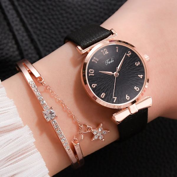 Mode Damklockor Lyxig läderblomma Watch för kvinnor Dam Quartz Watch med set Reloj Mujer Leather Red Set