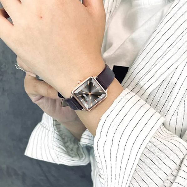 2023 Mode Kvinnor Klockor Lyx Fyrkantiga Dam Enkel Rose Gold Quartz Watch Casual Svart Läder Armbandsur Reloj Mujer Red