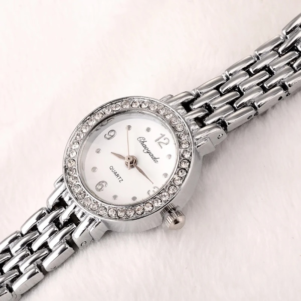 Kvinnor CYD Watch Ny Elegant Lyx Kvarts Mode Casual Snidade Watch Armband Relojes silverfärgad Armbandsur Black
