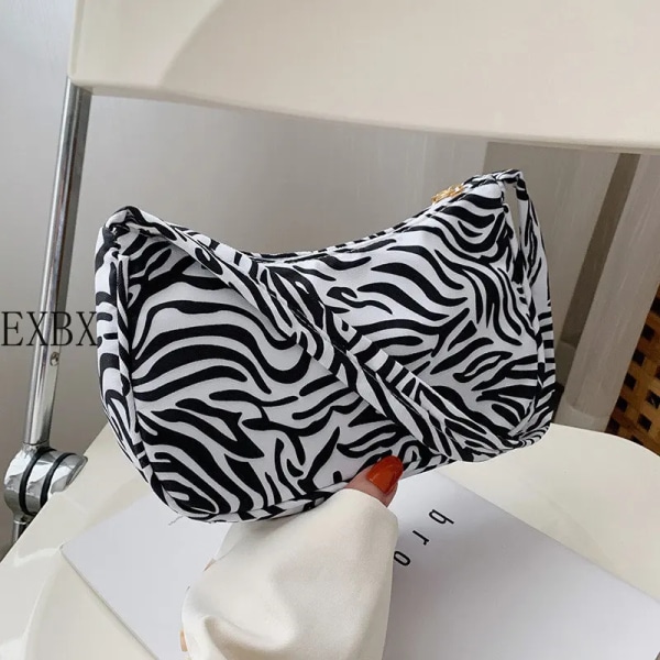 Print Nylon Casual Kvinnor Handväska Fjäril Leopard Zebra Print Kvinna Damunderarmväskor Zebra