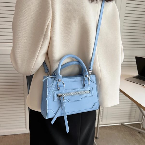 Designerväska Lyx Ny stil Handväska För Kvinna Läder Damväska Trendig Enfärgad Crossbody axelväskor Hög kvalitet Red 2 shoulder bag (20cmMax Length30cm)