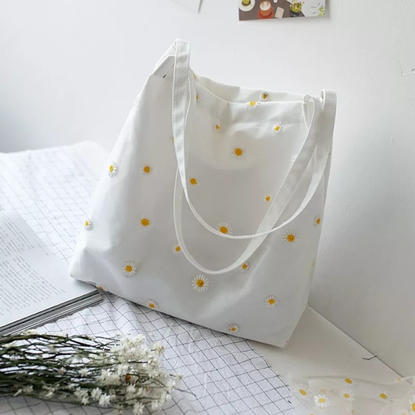 Liten tygväska i canvas för kvinnor Flickor Shopper Designer handväska Casual broderi med Daisy Virkade Söta Mesh axelväskor White