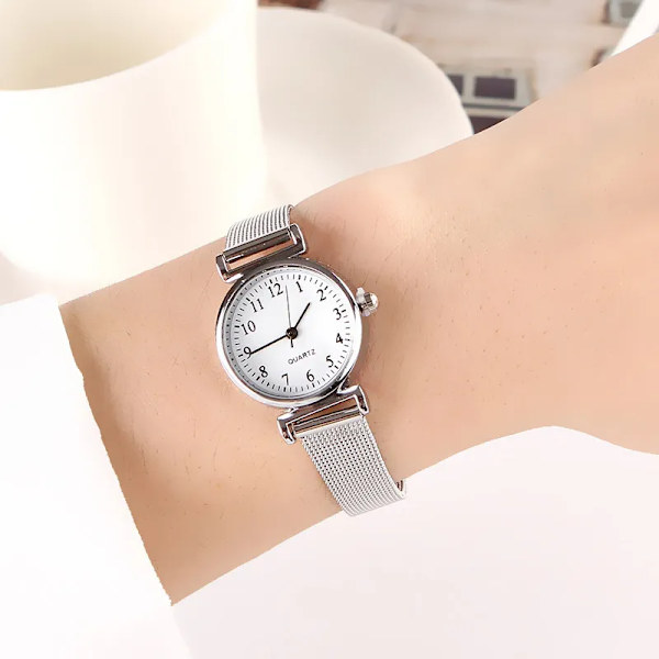 Mode Quartz Watch for Women Lyx Kvinnliga Klockor Watch Armbandsur Vit band i rostfritt stål Klassiska klockor Dagliga presenter red3