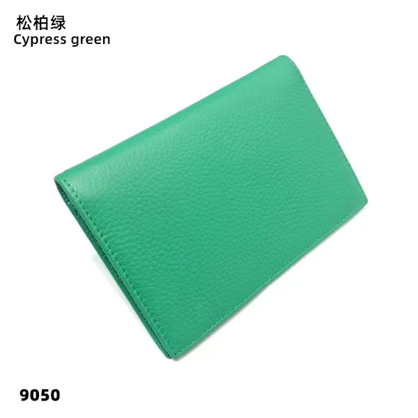 Gravera bokstäver Läder Cover Anpassat namn Mjuk kohud Resepasshållare Kvinnor Män Gör-det-själv-present Passfodral Case green  1