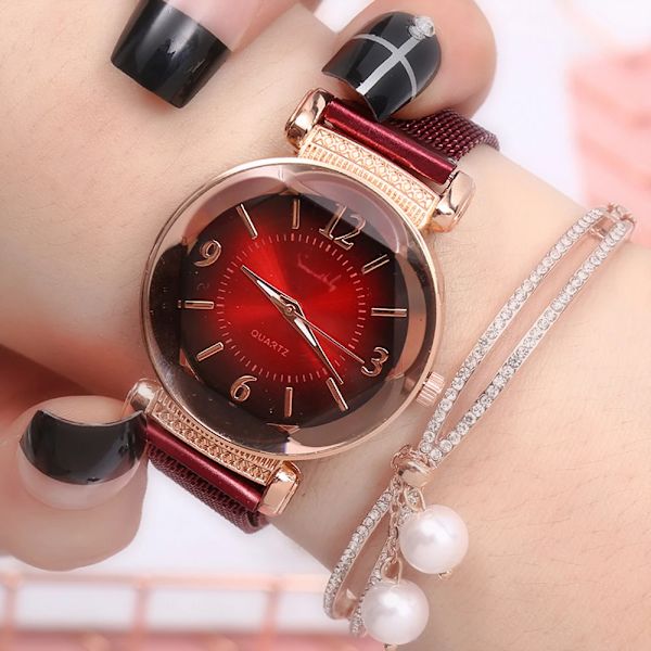 Watch Mode Vild Ny watch Magnetspänne Lyxig Gradient Dam Geometrisk Romersk siffra Quartz Movement Watch Red