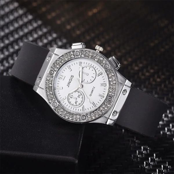 Mode 2022 gummiklockor för kvinnor Lyxigt märke Casual Diamond Kvinnliga Quartz Armbandsur Enkel sportklocka Relogio Feminino Brown