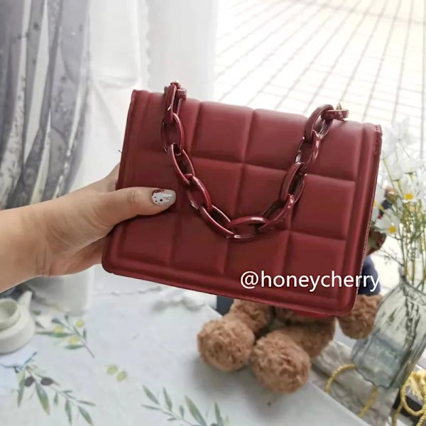 Honeycherry Geo Embossed Flap Crossbody Bag Mini Handväskor För Dam Portmonnäer Mini Crossbody Bag beige White