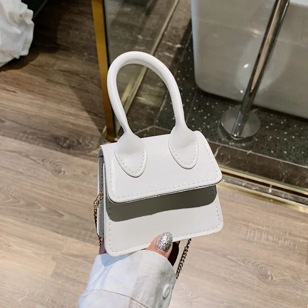 Mini tygväska Krokodilmönster Flip Messenger Crossbody-väska Enkel kvinnlig axelväska Liten fyrkantig damhandväska Ny White-2