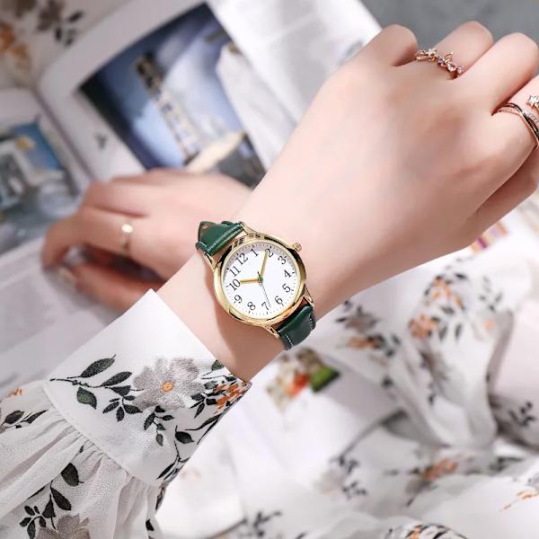 Liten watch för kvinnor Enkelt mode damklockor Tunt läderbälte Quartz Kvinnliga Armbandsur Damklocka reloj mujer Red