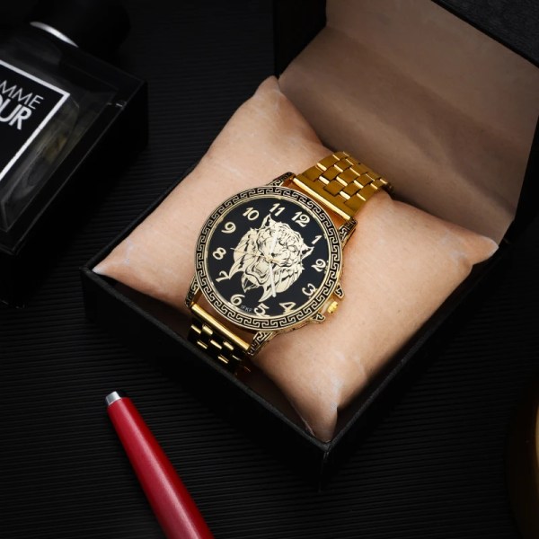 Stor storlek Luxury Business Retro Herr Klassisk Rostfritt stål Guld Watch Mode Casual Kvarts Watch Relojes Tiger-Leather