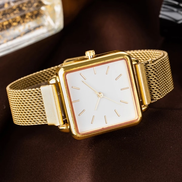 Enkla klockor Kvinnor Lyxigt Märke Fyrkantigt Mode Kvarts Guld Läderklänning i rostfritt stål Casual Damarmbandsur Montre Femme Gold