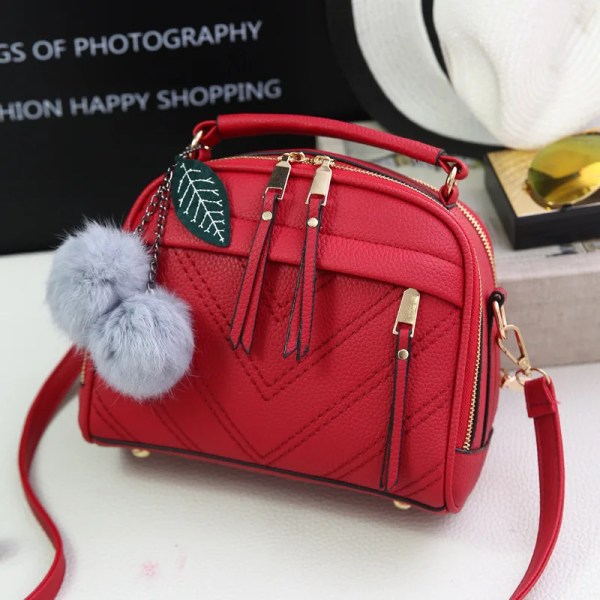PU-läder liten handväska för kvinnor flicka mode tofs messenger väskor med boll Kvinnliga axelväskor Dam Party Crossby-väska red 22x12x17cm