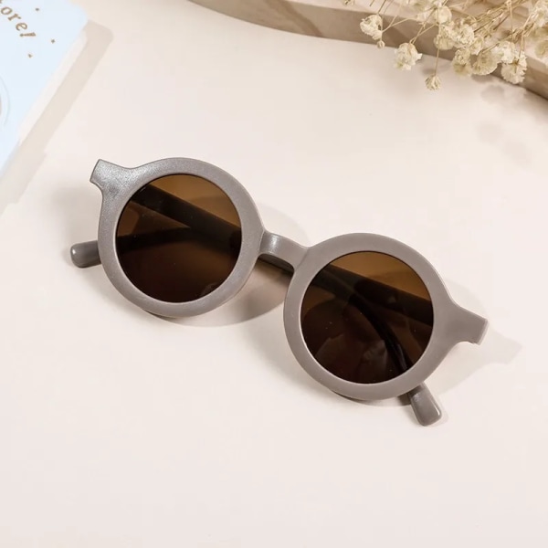 2023 Mode Runda Barn Solglasögon Klassiska Söta Flickor Pojkar Barn Solglasögon UV400 Skyddsglasögon Baby De Sol Gafas C-gray