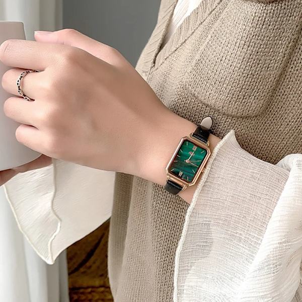 Lyxig grön watch Enkel watch Dam Originalitet Retro Liten fyrkantig klocka Watch Vattentät watch red strap