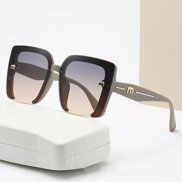 Trendiga diamantskärande solglasögon för kvinnor Båglösa fyrkantiga glänsande solglasögon Mode Street Shot Elegant Lady Eyewear Brand Orange