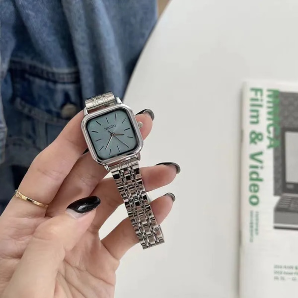 2022 Ny watch Dam Ins Style Kvinnor Nischdesign Enkel Temperament Vattentät Studenter Gymnasium Flickklockor F-O2