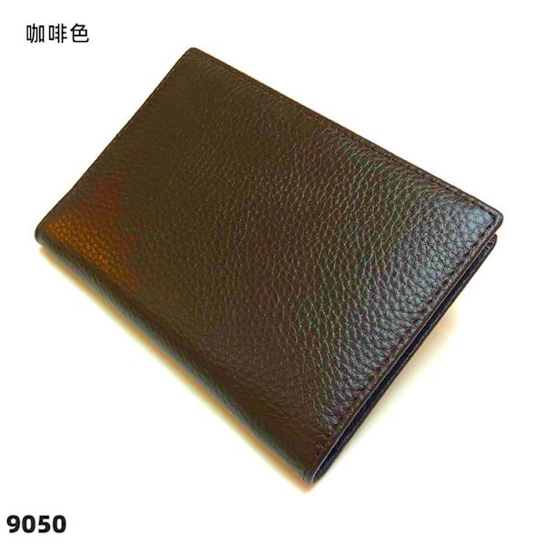 Gravera bokstäver Läder Cover Anpassat namn Mjuk kohud Resepasshållare Kvinnor Män Gör-det-själv-present Passfodral Case coffee