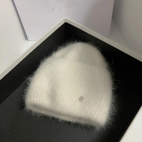 Ins Solid Shiny Color Beanies SkulliesLetter Kvinna Fluffig Vinterhatt För Matchande Varm Mjuk Present letter logo01
