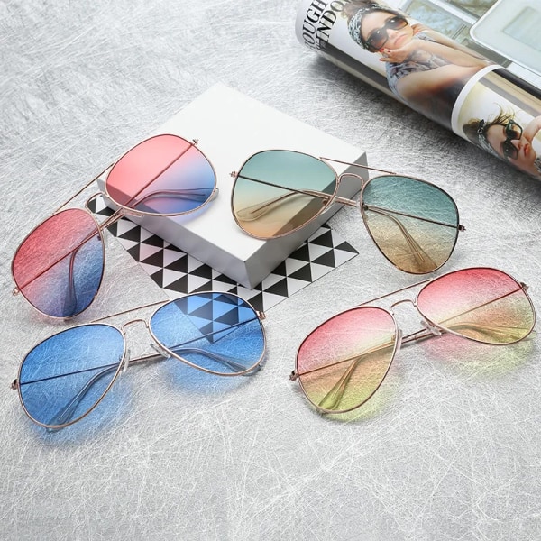 Spegelsolglasögon För kvinnor Retroglasögon Damsolglasögon Metall Points Polit Solglasögon Lunettes femme oculos UV400 Blue Red multi