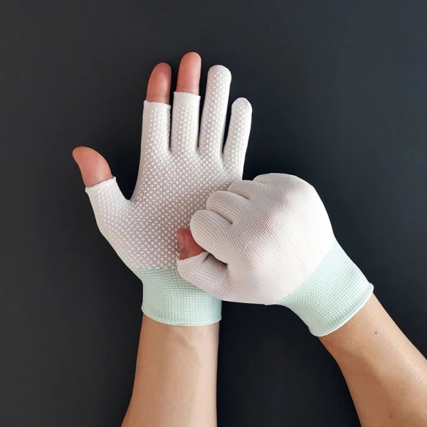 Söt Cat Paw Fluffy Claw Fingerlösa handskar Varm Mjuk Plysch Fingerlös Panda Handske Halvfinger Kvinnor Vinterkläder Julklappar White-B One Size