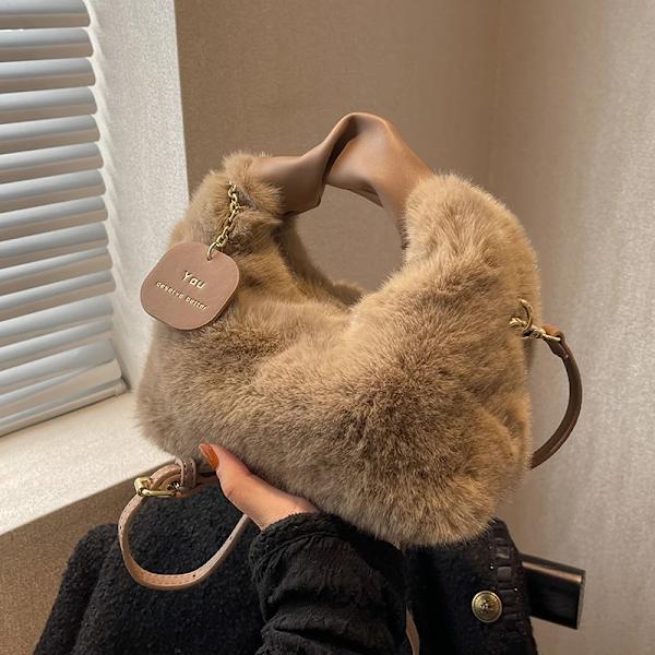 lyxig design handväskor för kvinnor vinter ny varm mjuk plysch tygväska shoppingväskor Messenger Axelväska dam plånböcker Khaki