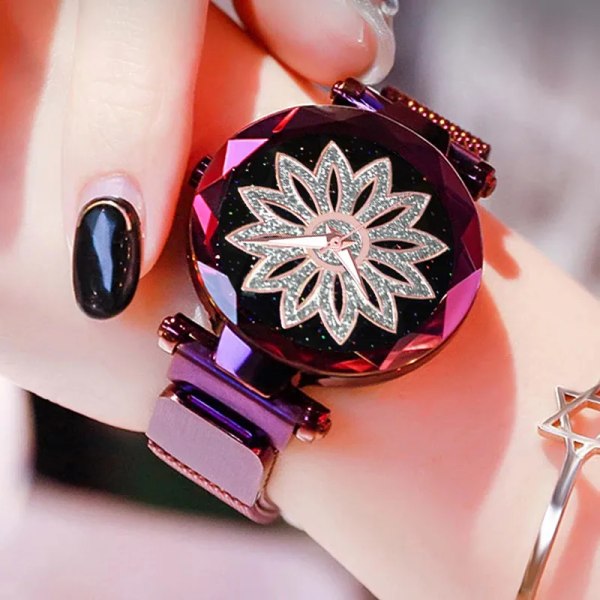 2023 Personlighet Romantisk Stjärnhimmel Kvinnor Magnet Spänne Klockor Mode Dam Rhinestone Flower Steel Mesh Bälte Quartz Watch Silver